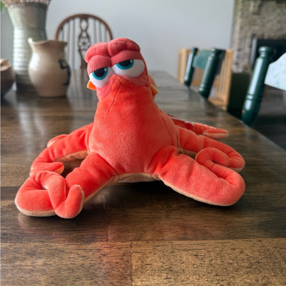 Finding Dory Hank